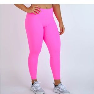 Fleo El Toro High Rise is neon pink